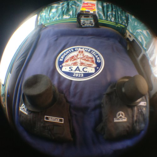 Bild "Pole Position:suitcollage.jpg"